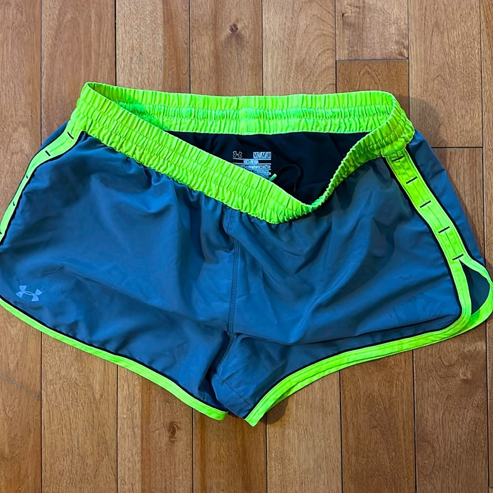 Women’s medium athletic shorts
